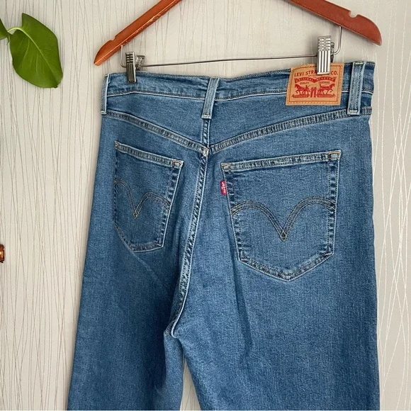 Levi’s Ribcage Straight Ankle Jeans size 32 - Picture 8 of 10